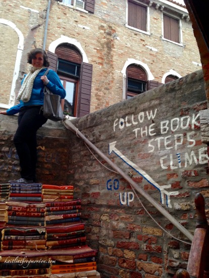 venice-libreria-acqua-alta-book-stairs